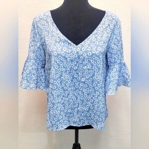 Sale SASON floral V-neck 3/4 ruffle bell sleeve top Women's size small (4)